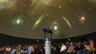 Spektakuläre Projektionen in der 360°-Kuppel des Bodensee Planetariums.