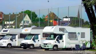 Aire de stationnement pour camping-cars et caravanes